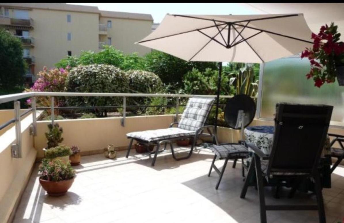Residence La Miougrano Frejus Plage Eksteriør billede